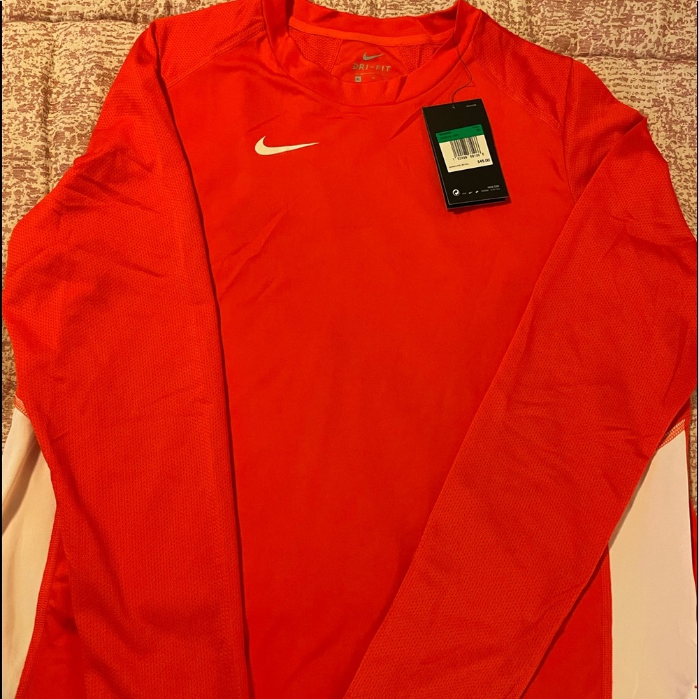 Nike pullover shirt